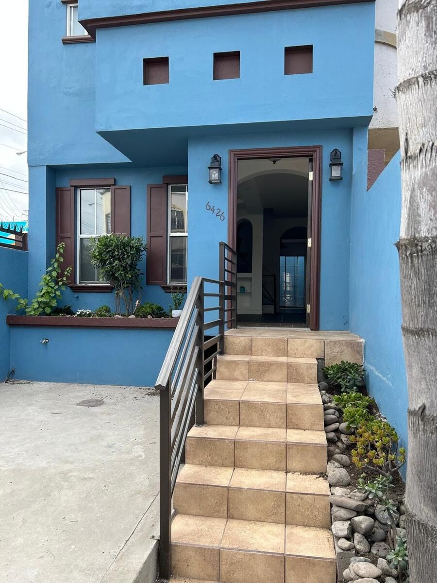 Casas en Venta en Privada Gerona, en Santa Fe, Tijuana, B.C.