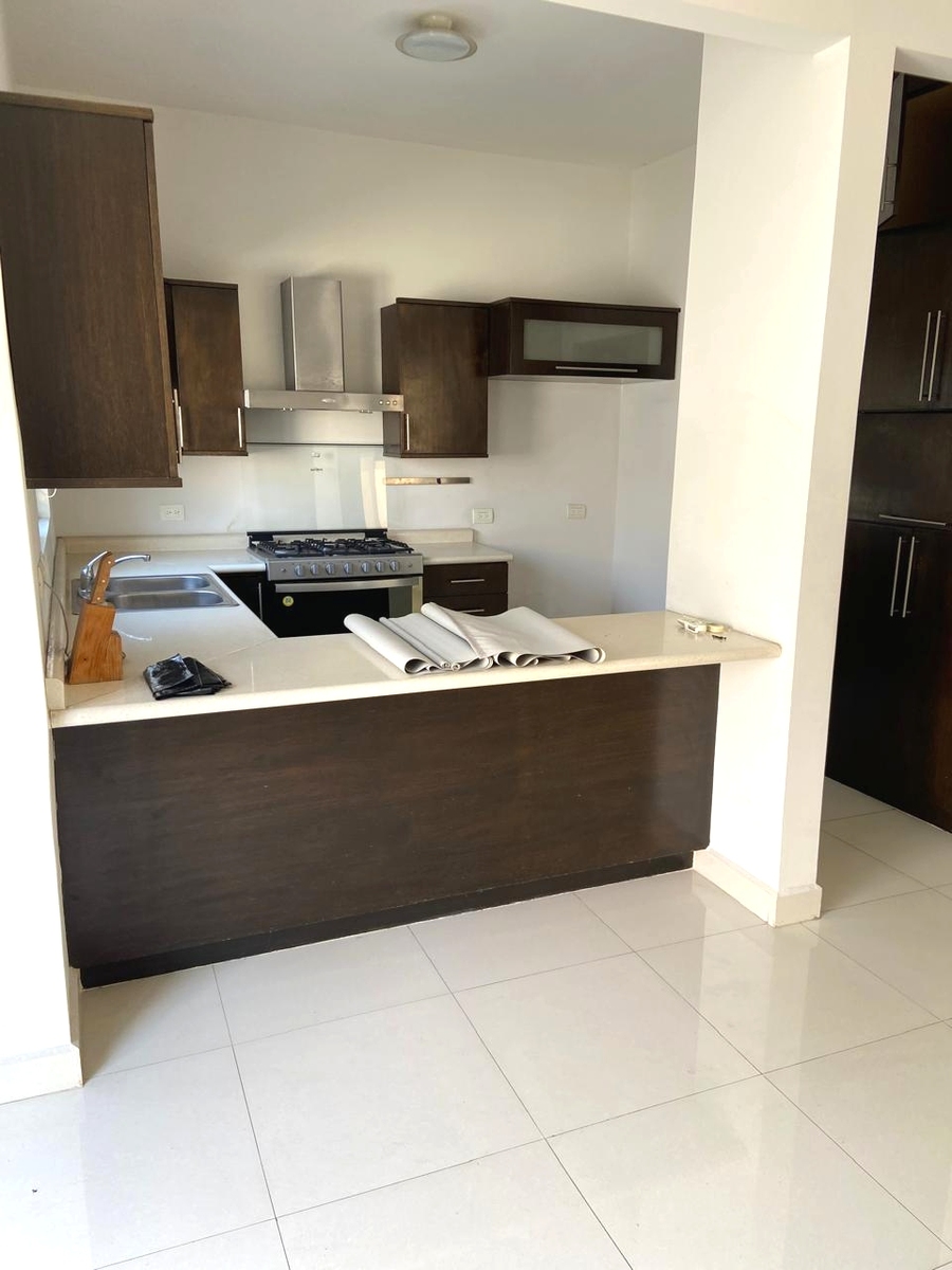 5 of 18: Cocina