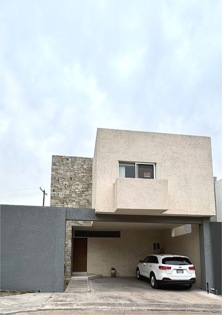 2 of 18: Fachada