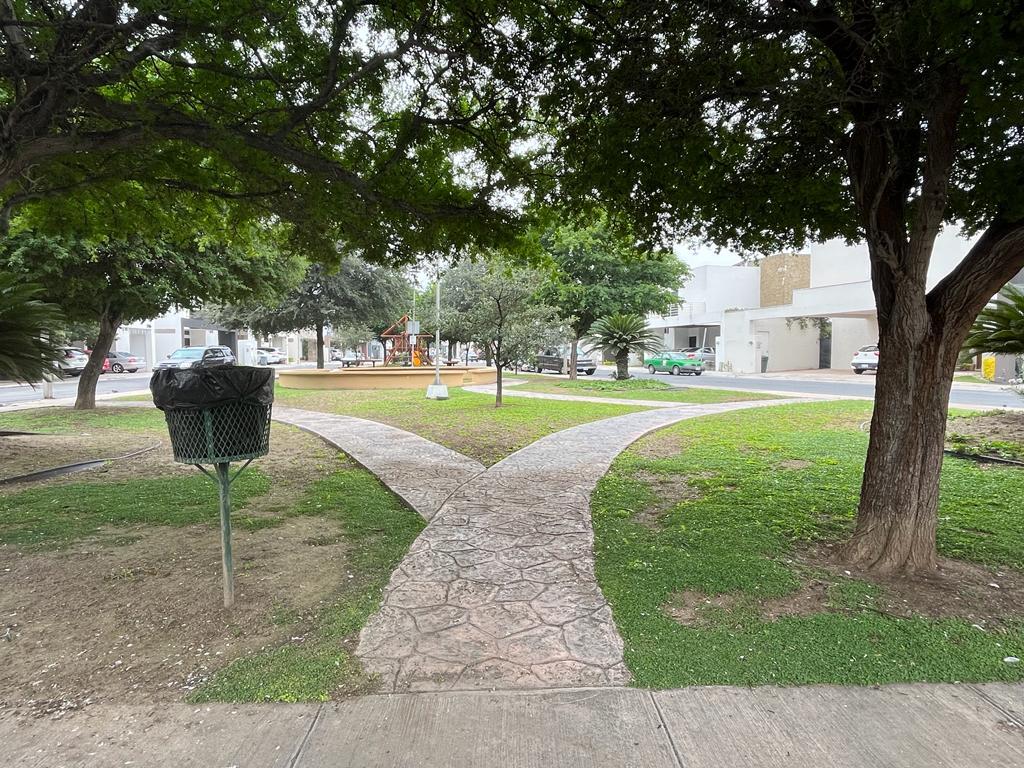 16 of 18: Parque
