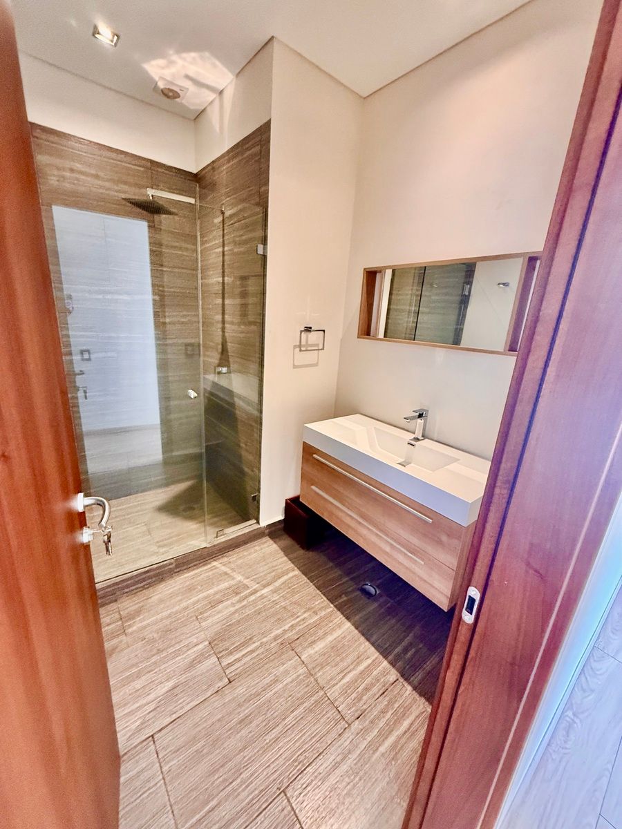 6 de 48: Baño recámara secunadaria/ baño de visitas