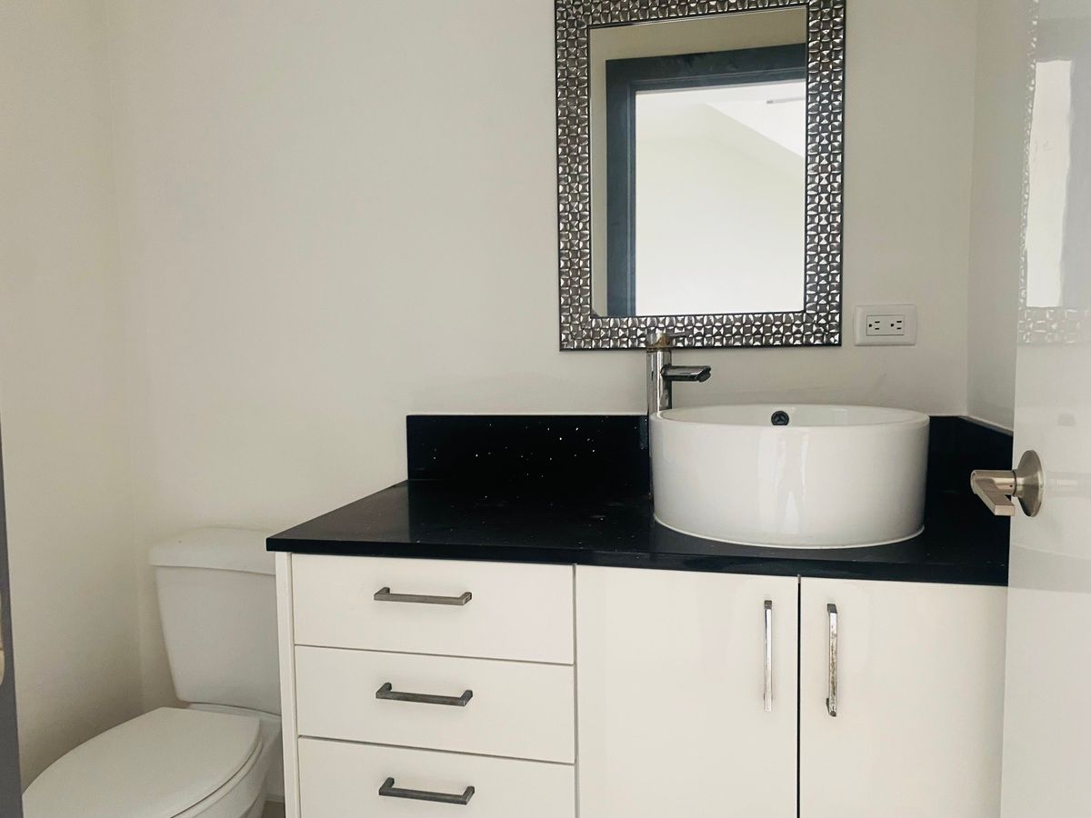 11 de 22: Medio baño