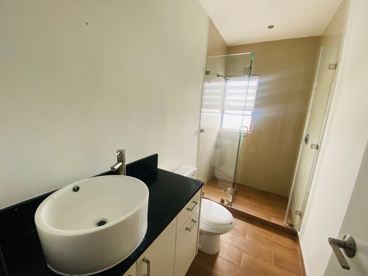 15 de 22: Baño completo