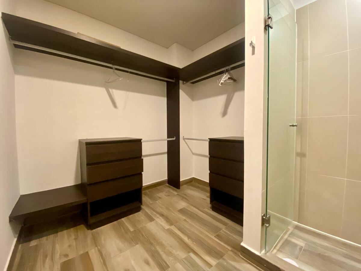 10 de 26: Vestidor de Hab. secundaria 2