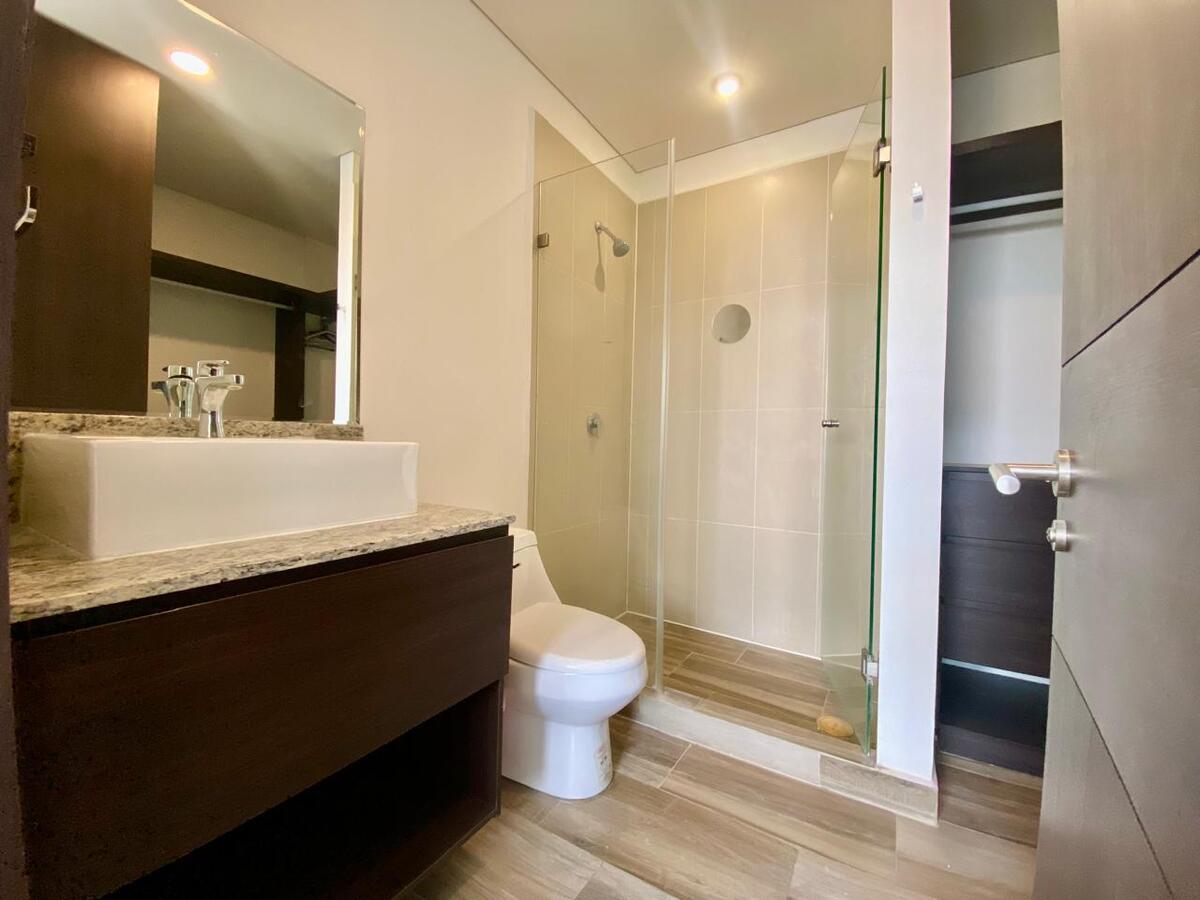 11 de 26: Baño completo de Hab.2