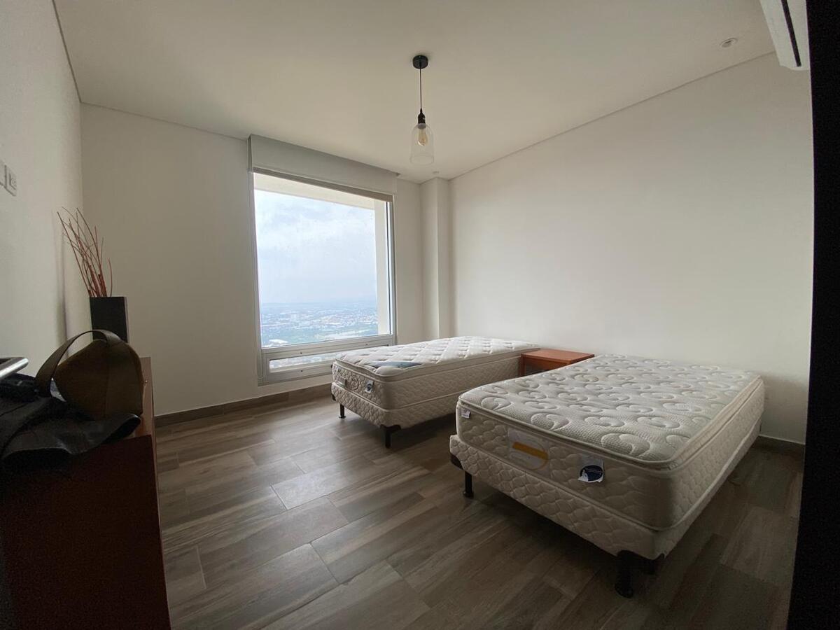 12 de 26: Habitación principal para cama KS