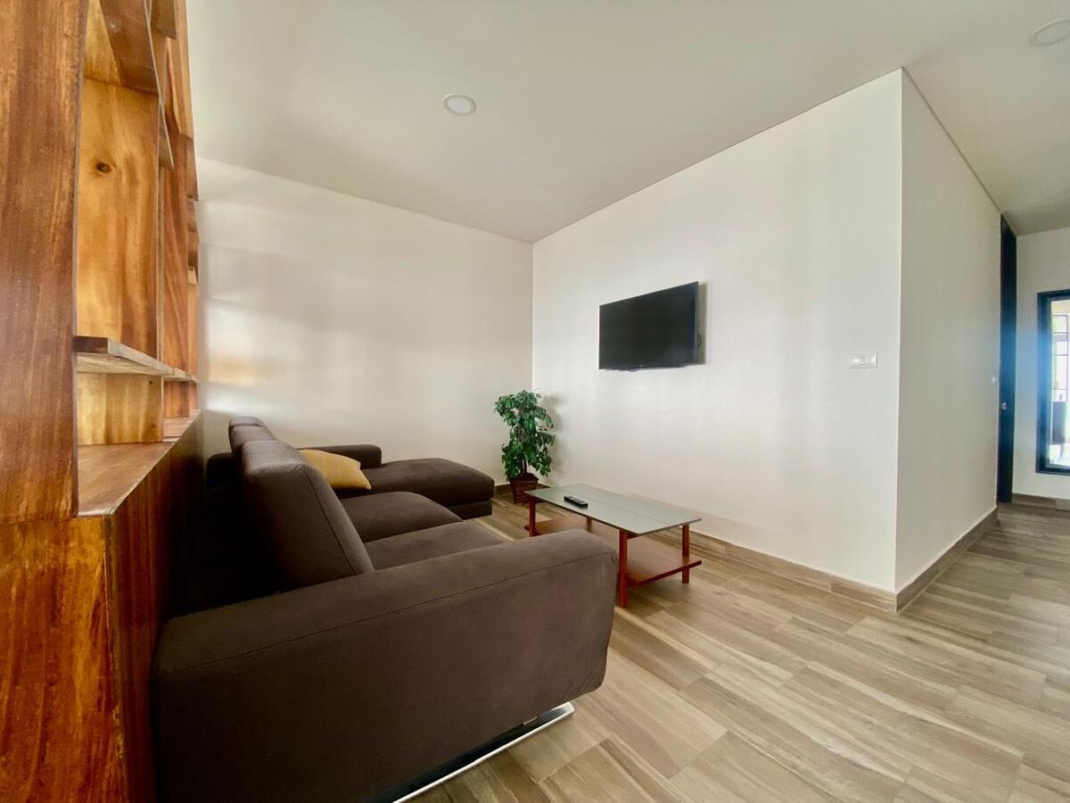 5 de 25: Sala de TV o estudio