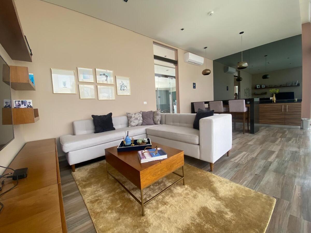 23 de 25: Sala de reuniones 2