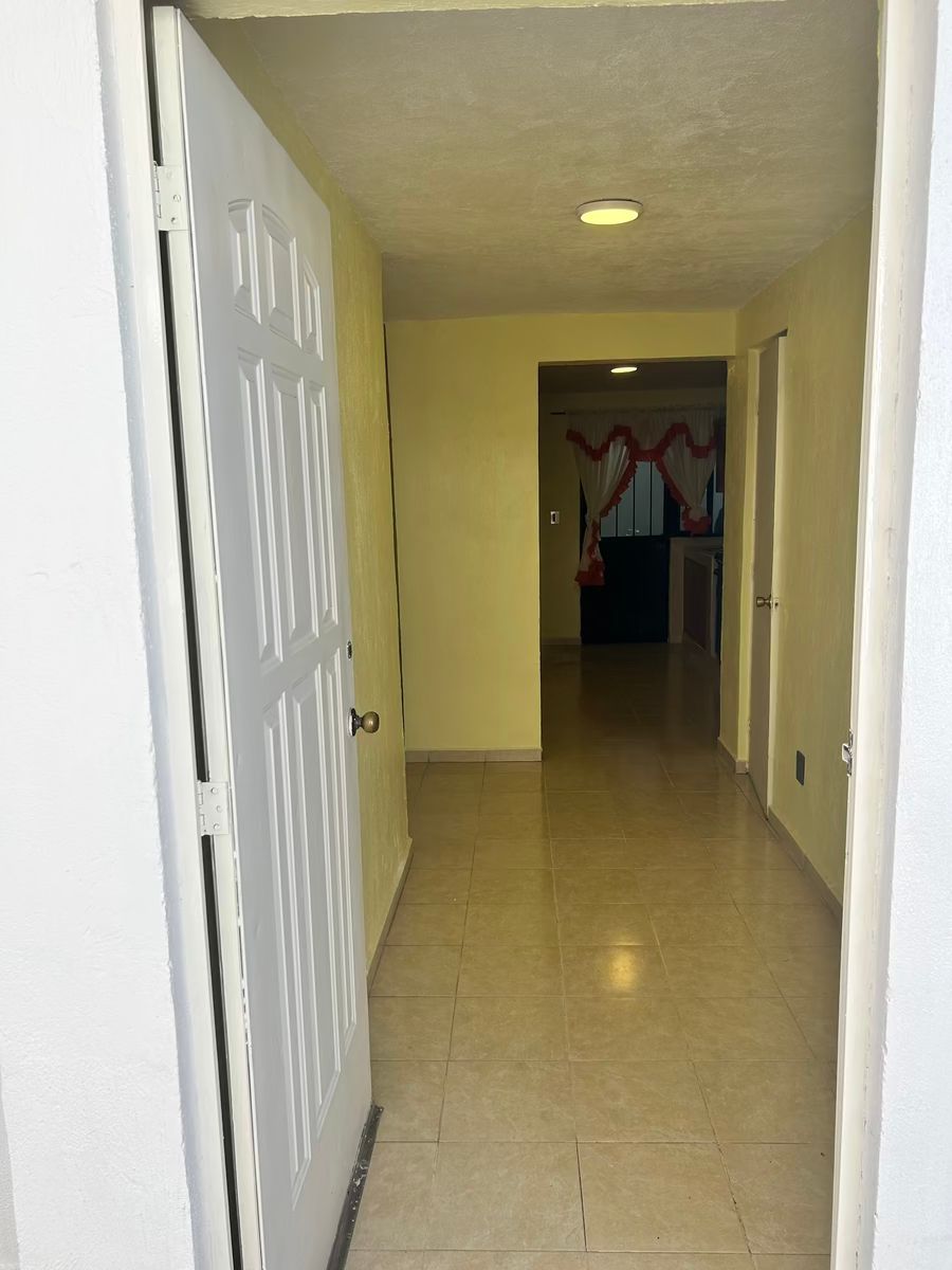 5 de 28: Entrrada a la casa