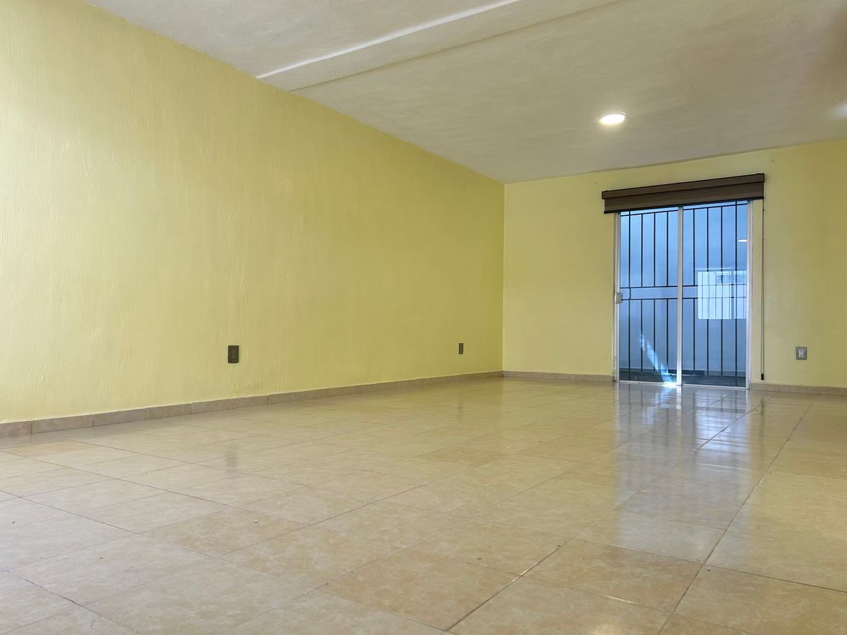 9 de 28: Sala comedor