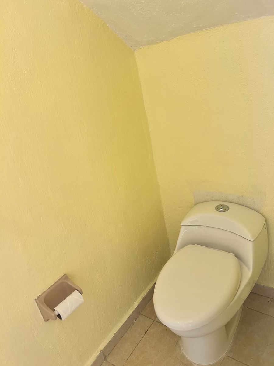 14 de 28: Medio baño en planta baja