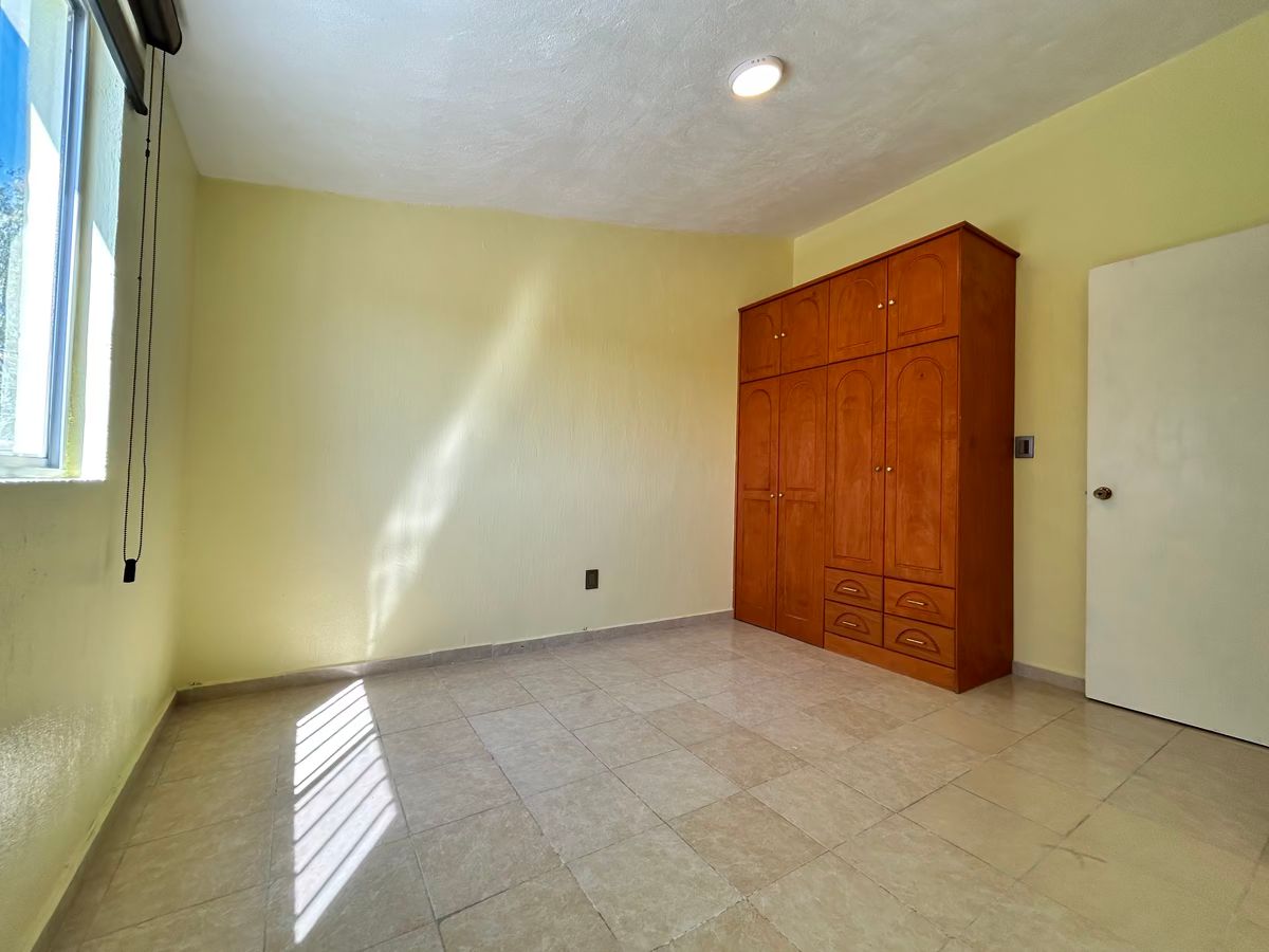 28 de 28: Closet habitacion 2