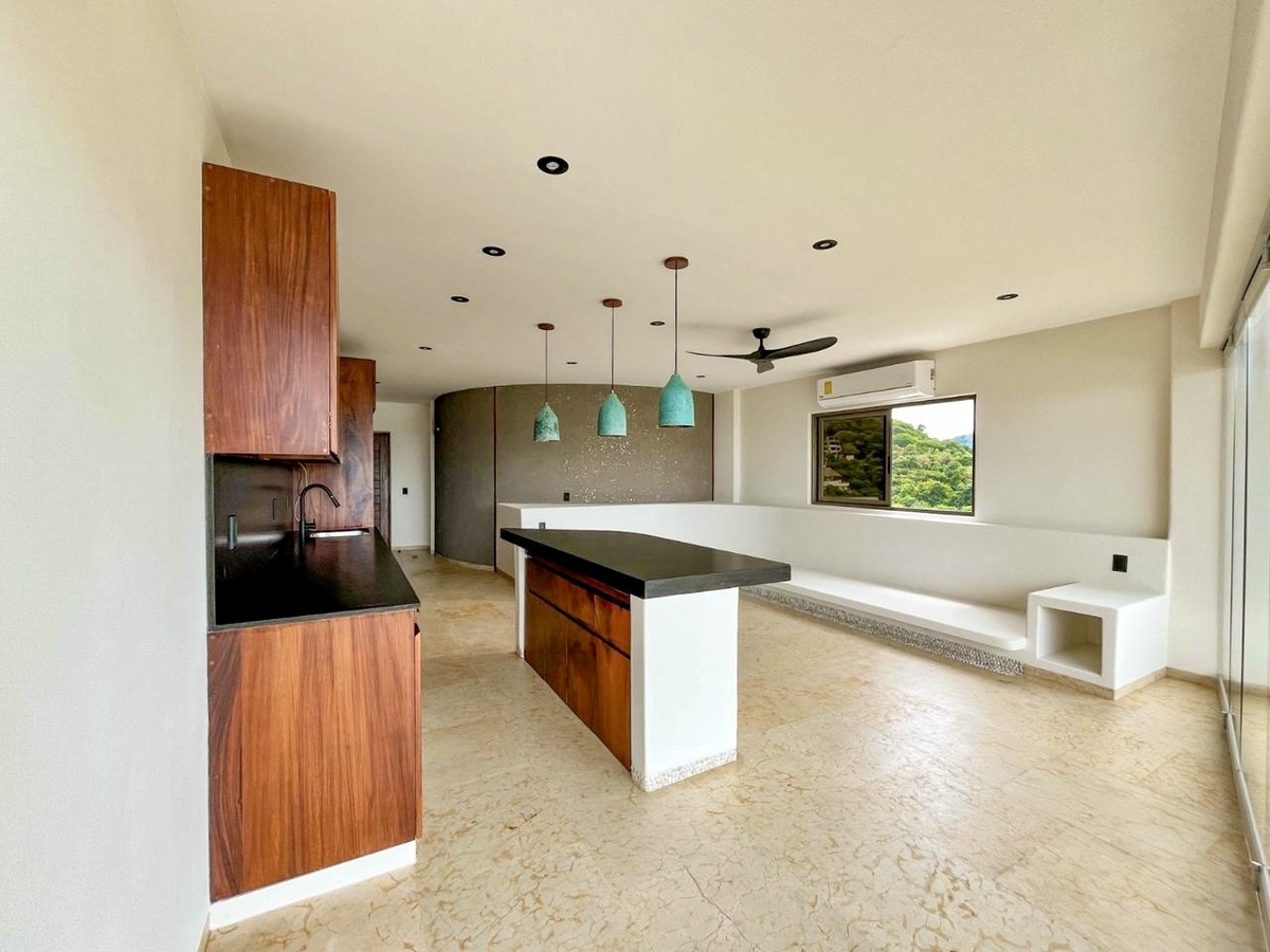 1 of 16: Cocina