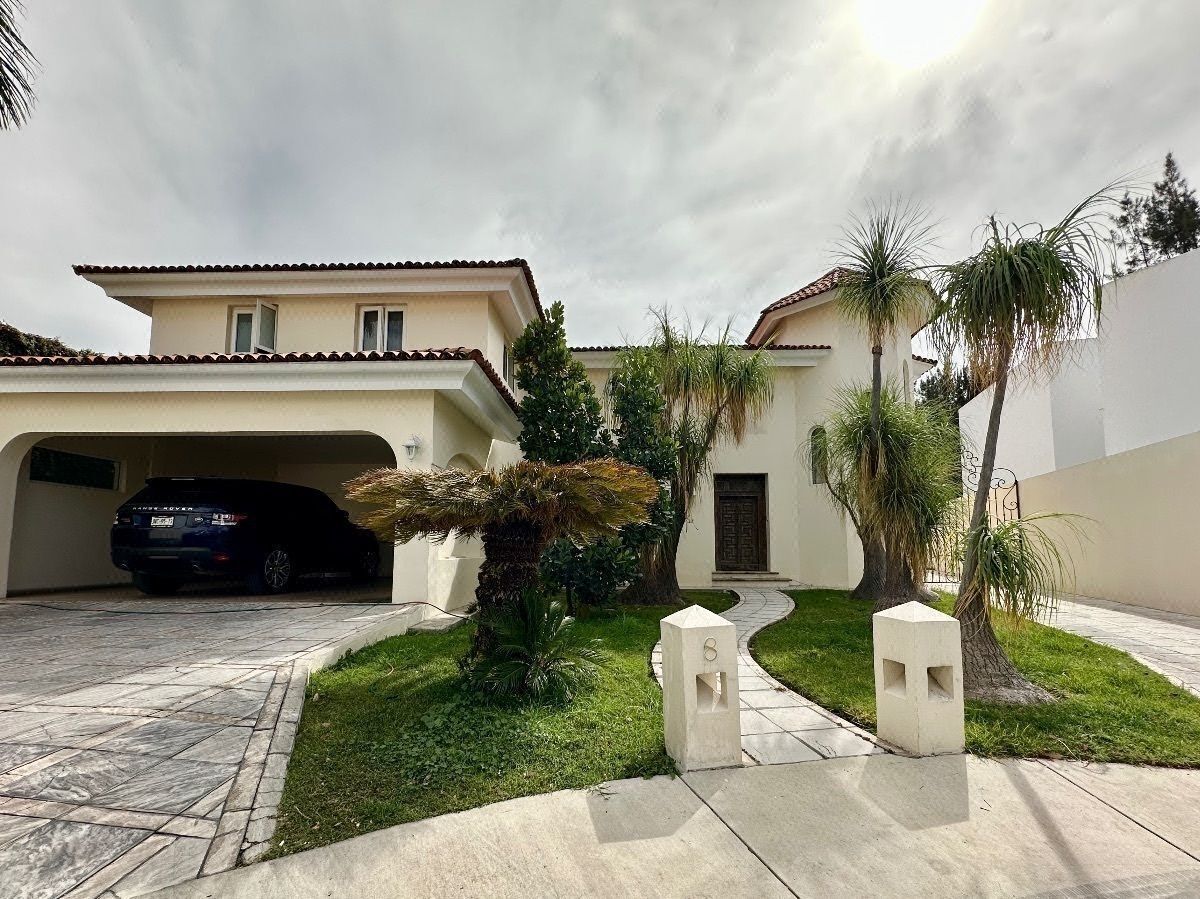 Foto 2 de VENTA DE RESIDENCIA EN LOMAS DEL VALLE ZAPOPAN JAL