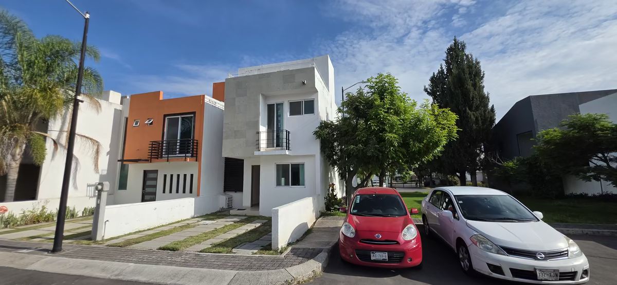 2 de 19: FACHADA