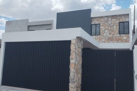 CASA EM DZITYA 3 QUARTOS, COZINHA, GARAGEM, ENTREGA IMEDIATA