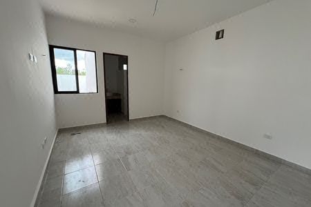 CASA EM DZITYA 3 QUARTOS, COZINHA, GARAGEM, ENTREGA IMEDIATA