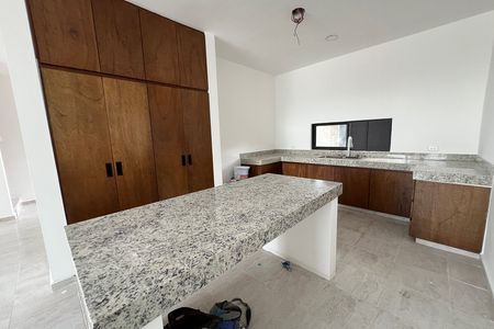 CASA EM DZITYA 3 QUARTOS, COZINHA, GARAGEM, ENTREGA IMEDIATA