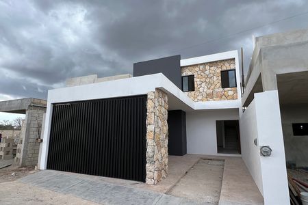 CASA EM DZITYA 3 QUARTOS, COZINHA, GARAGEM, ENTREGA IMEDIATA