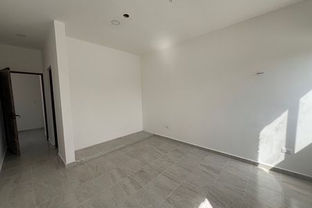 CASA EM DZITYA 3 QUARTOS, COZINHA, GARAGEM, ENTREGA IMEDIATA