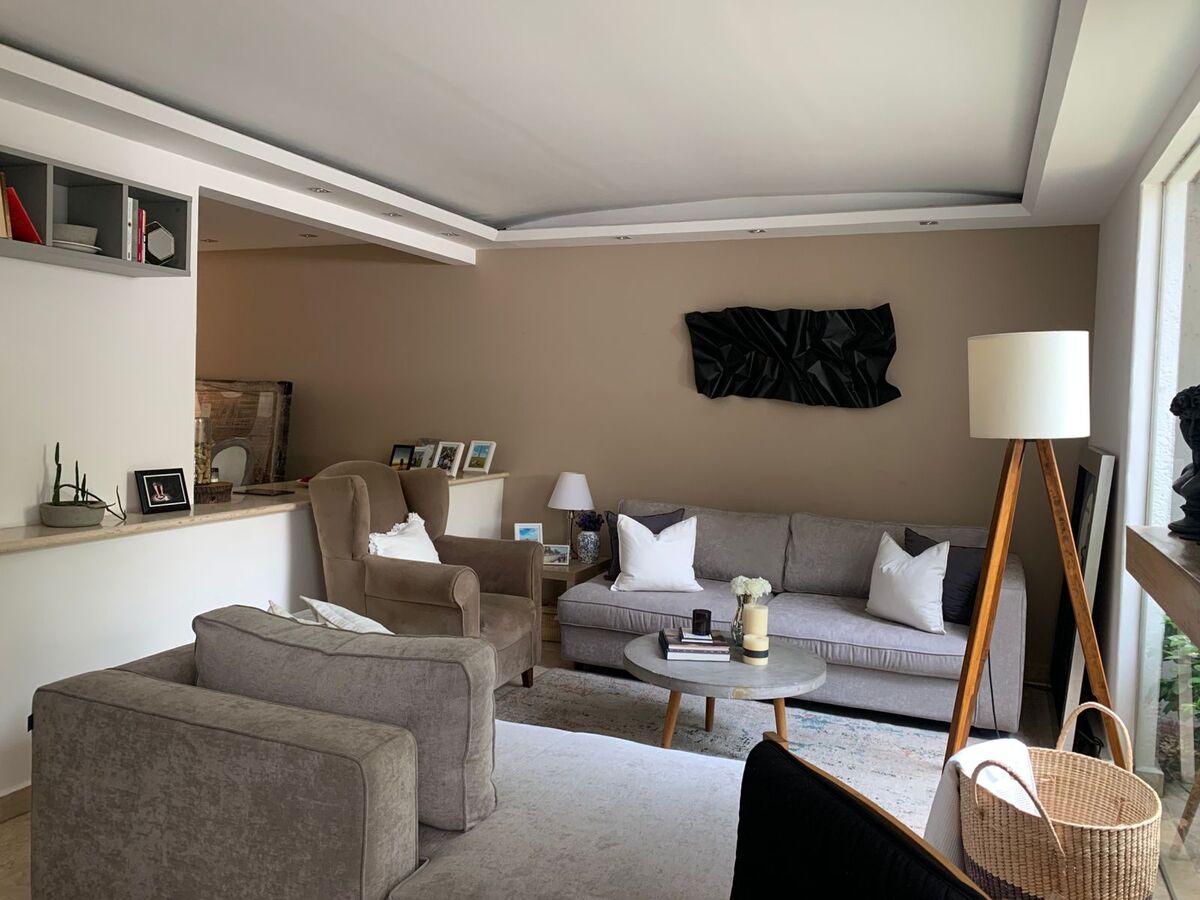 2 de 36: sala con chimenea