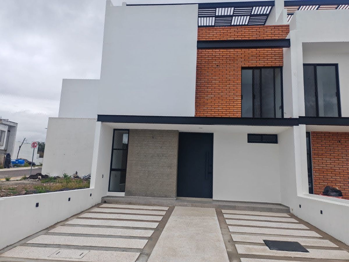 Casa nueva Zakia, Ikaya Queretaro en venta. Estudio en PB, roof garden