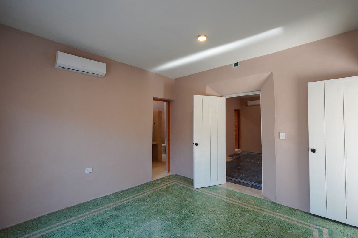 17 de 25: Primera Habitación