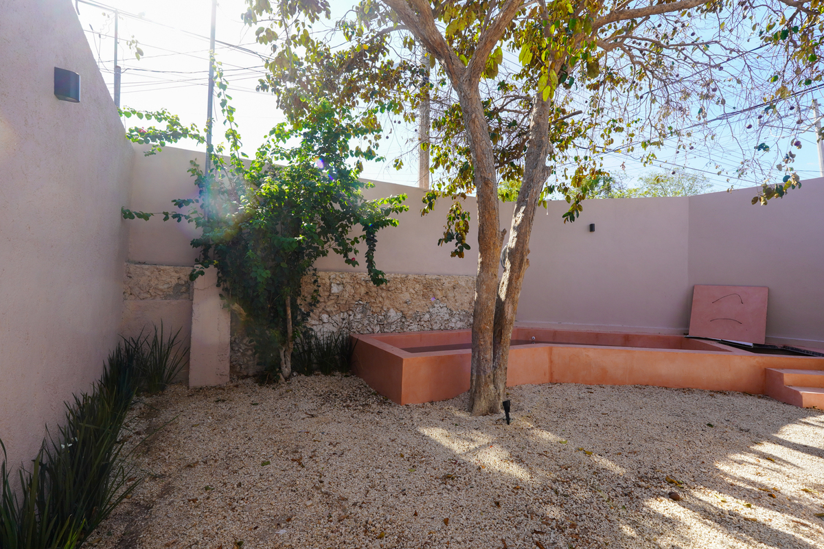 25 de 25: Patio