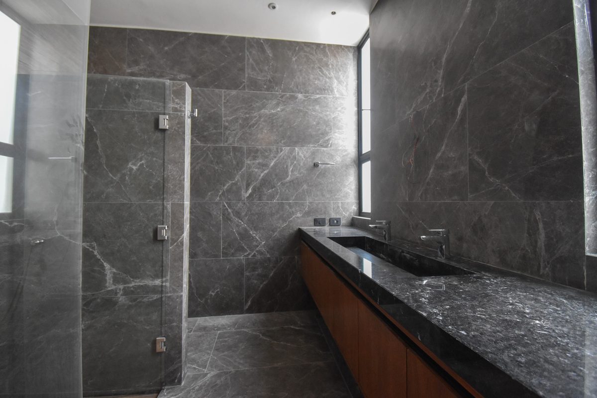 8 of 21: Baño Recámara Principal