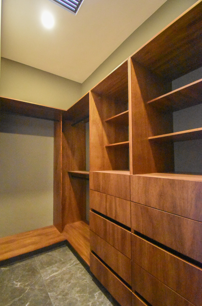 16 of 21: Closet Tercera Habitación