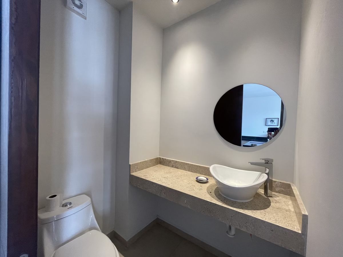 5 de 14: Medio baño