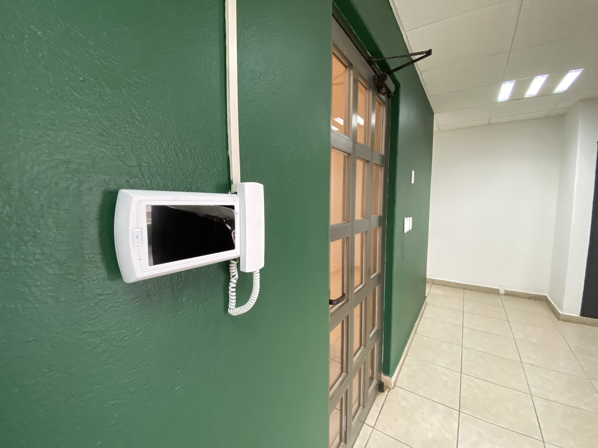 2 de 23: Timbre con interfón