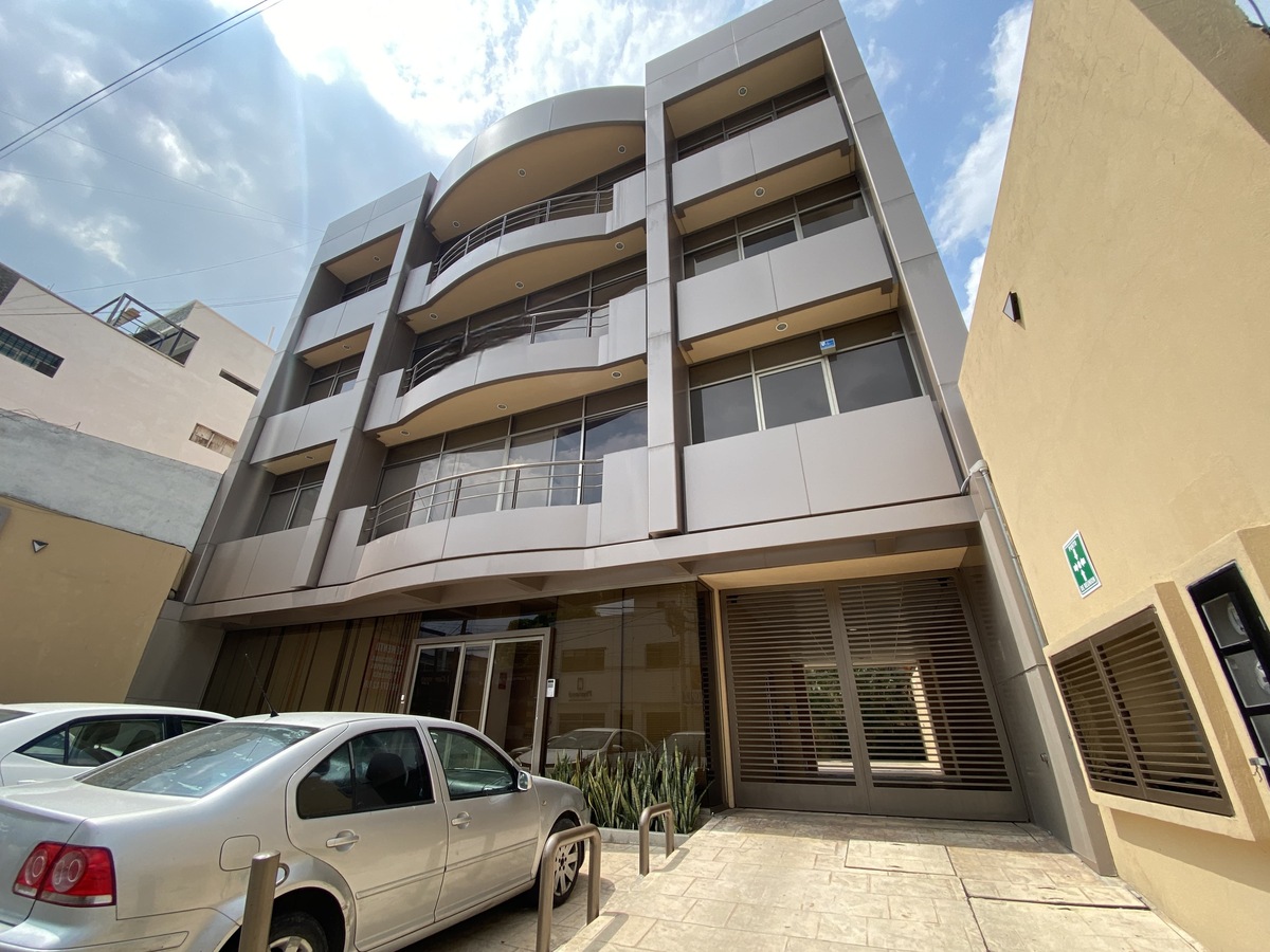 1 de 23: Fachada exterior