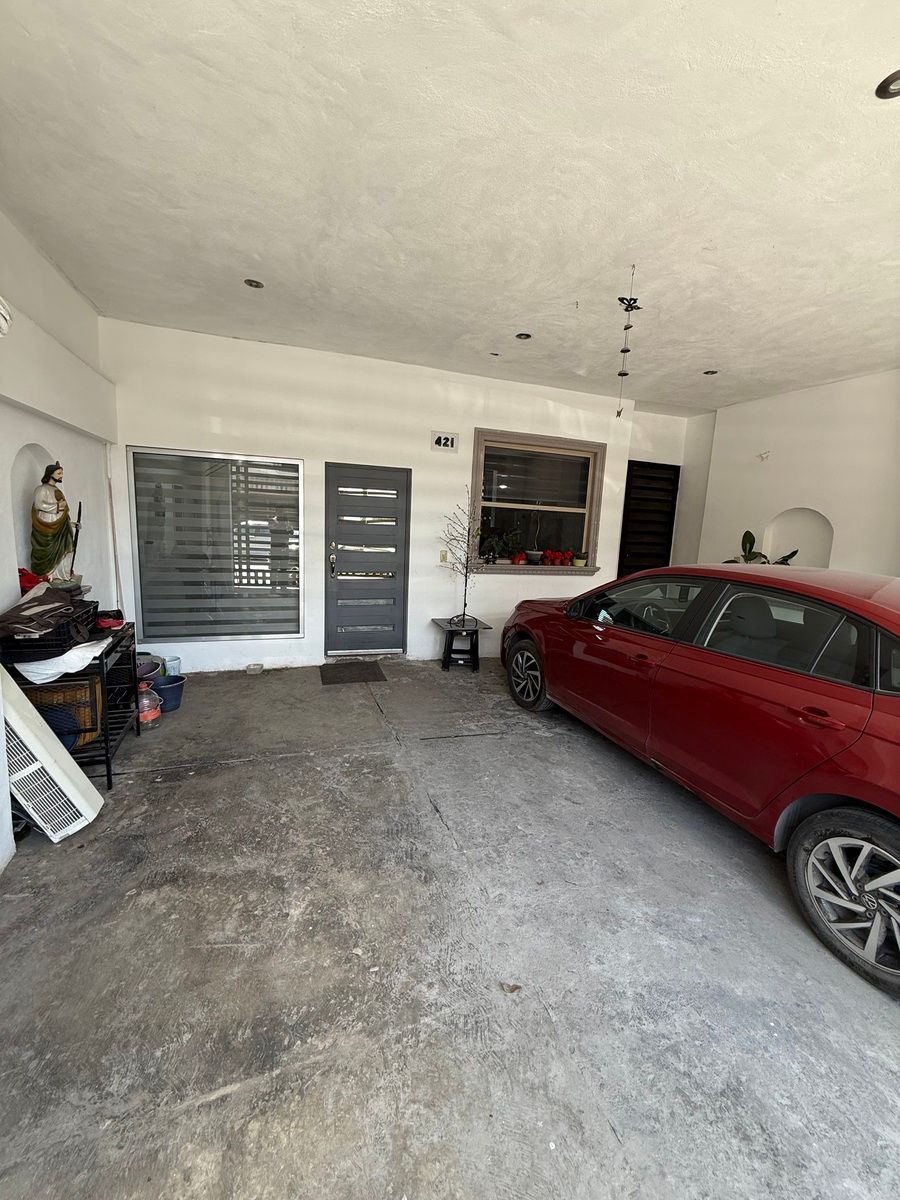 8 de 13: Cochera privada para 2 autos