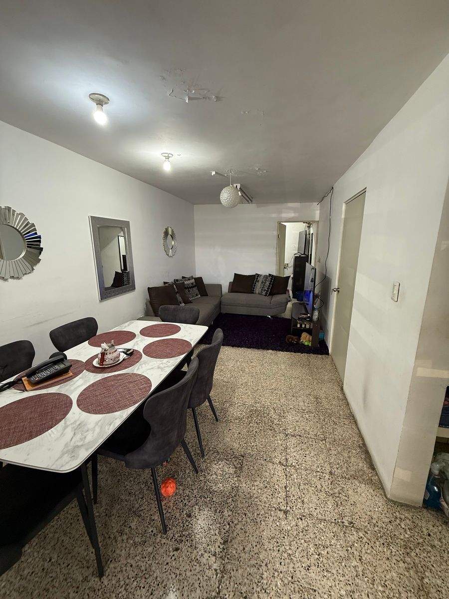 9 de 13: Sala planta baja