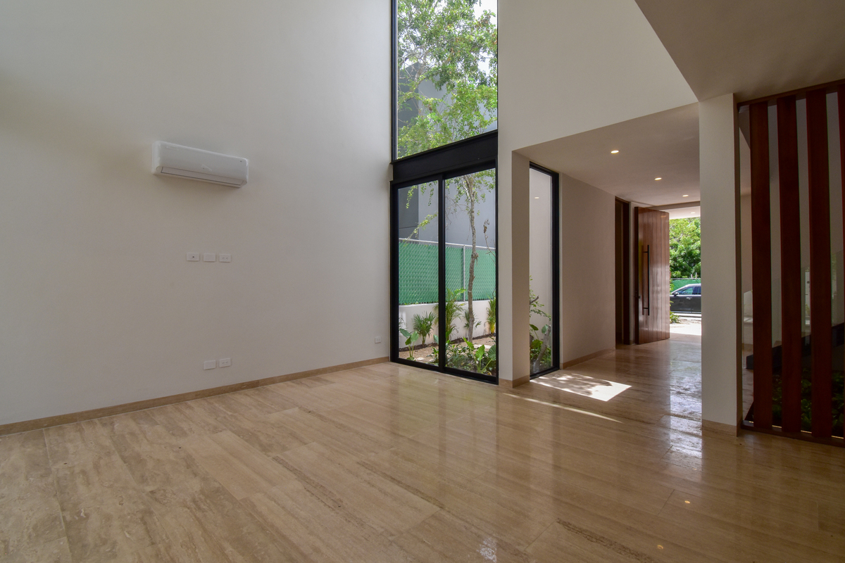 2 de 21: Sala y Comedor