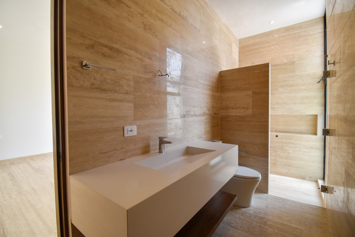 9 de 21: Baño Compartido