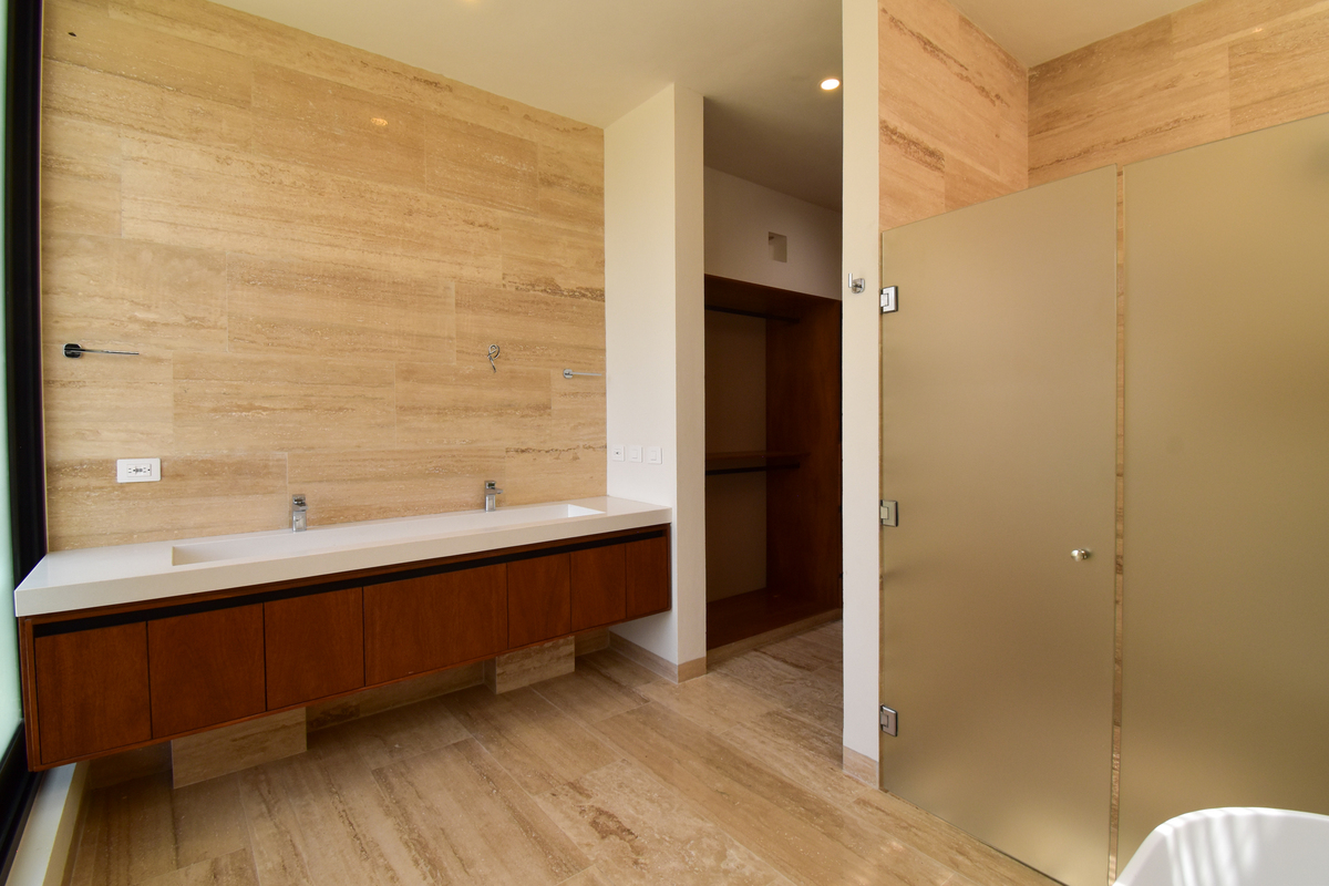 12 de 21: Baño Habitación Principal