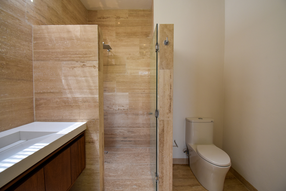 16 de 21: Baño Segunda Habitación