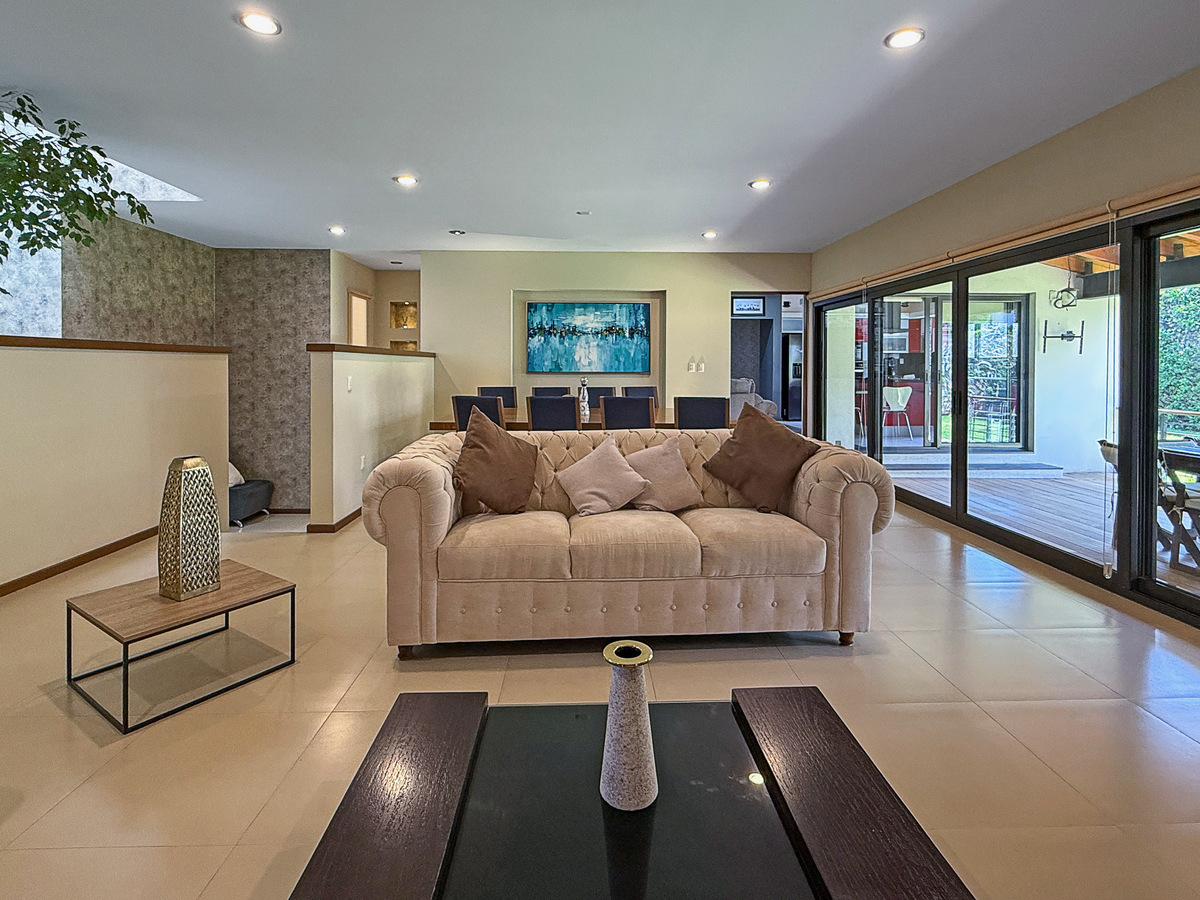 12 de 42: Sala/ Chimenea