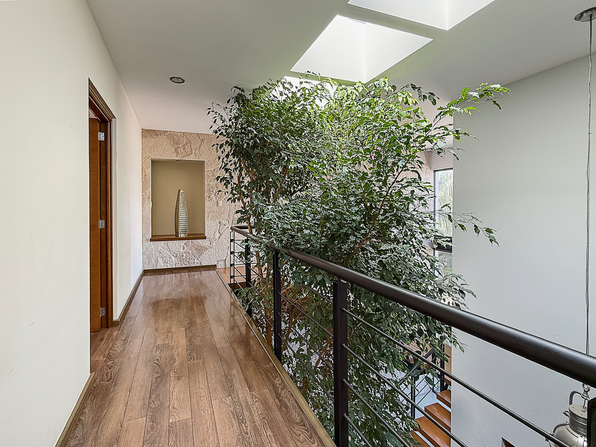 18 de 42: Pasillo recamaras