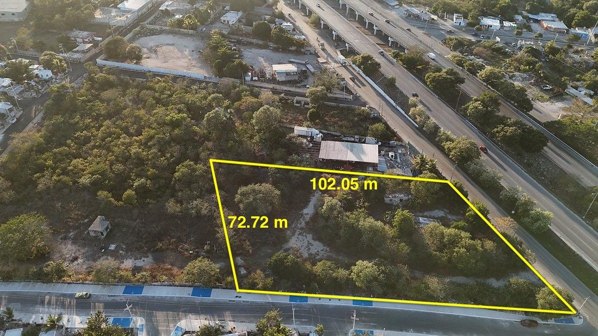 Vista aérea del lote con medidas - terreno venta Dzununcán, foto 2 de 7