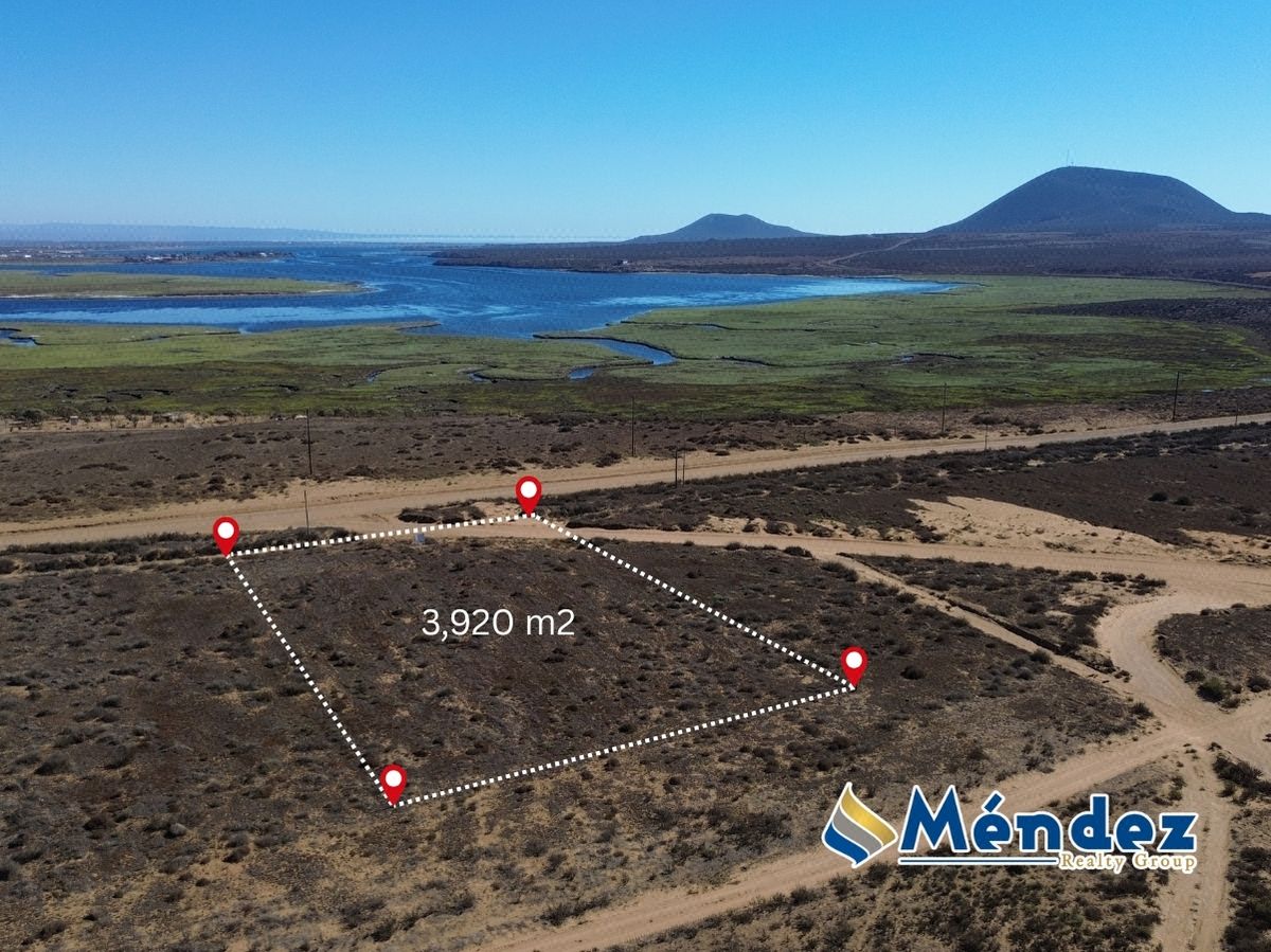 Terreno comercial 3,920m2 en doble esquina y en los humedales de San Quintin BC