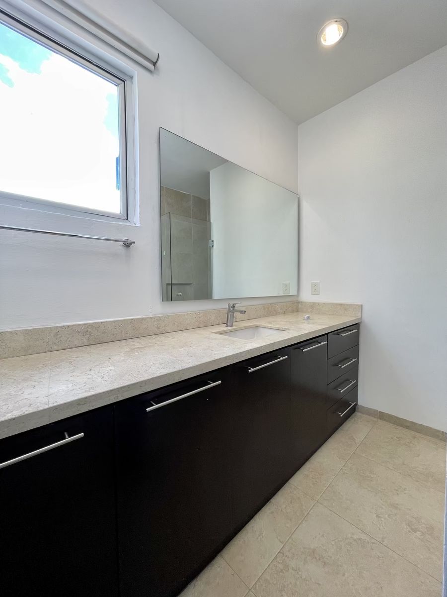30 de 40: Baño recámara principal
