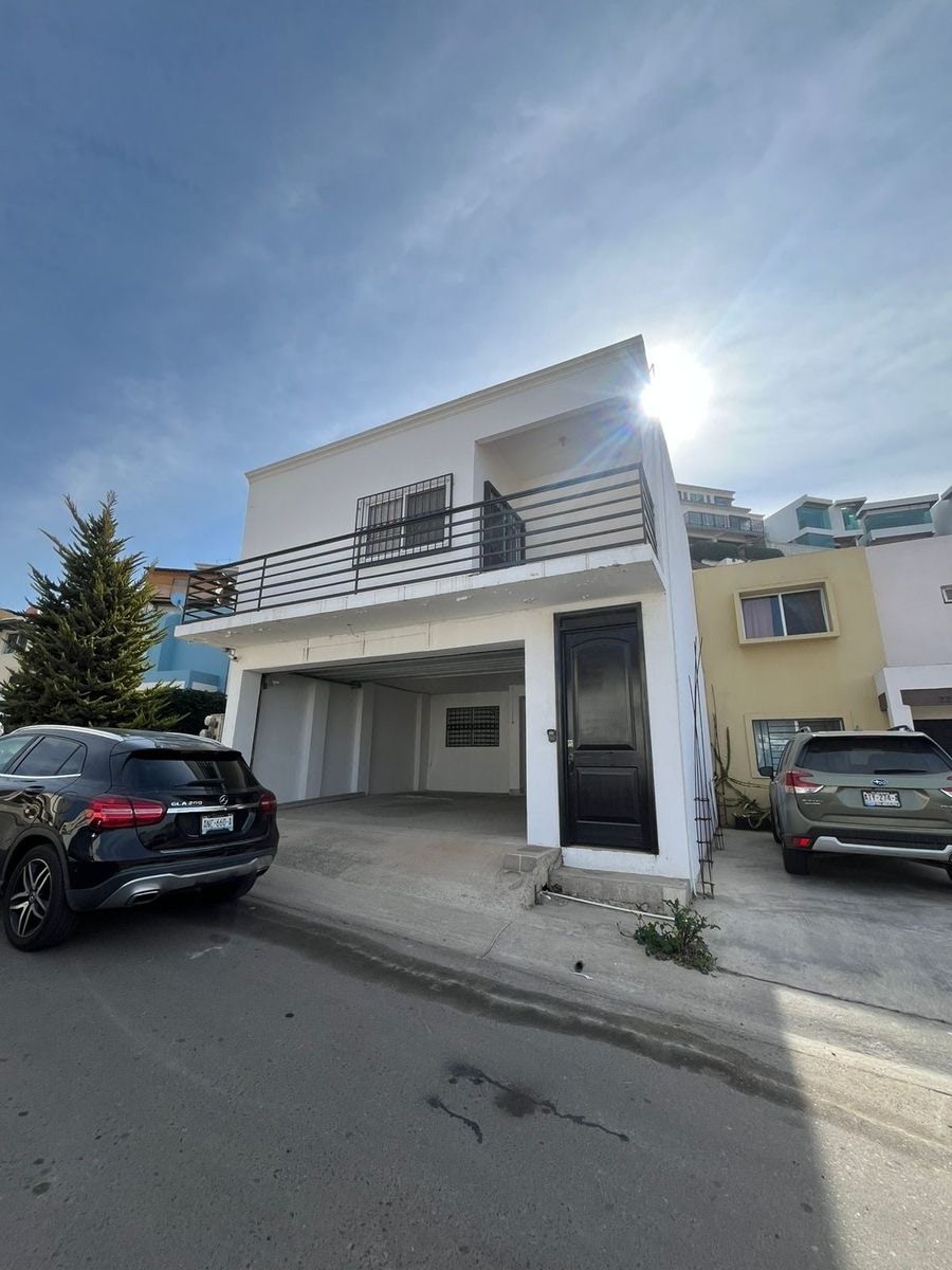 Venta de Casa Totalmente Amueblada en Puerta del Mar, Ensenada