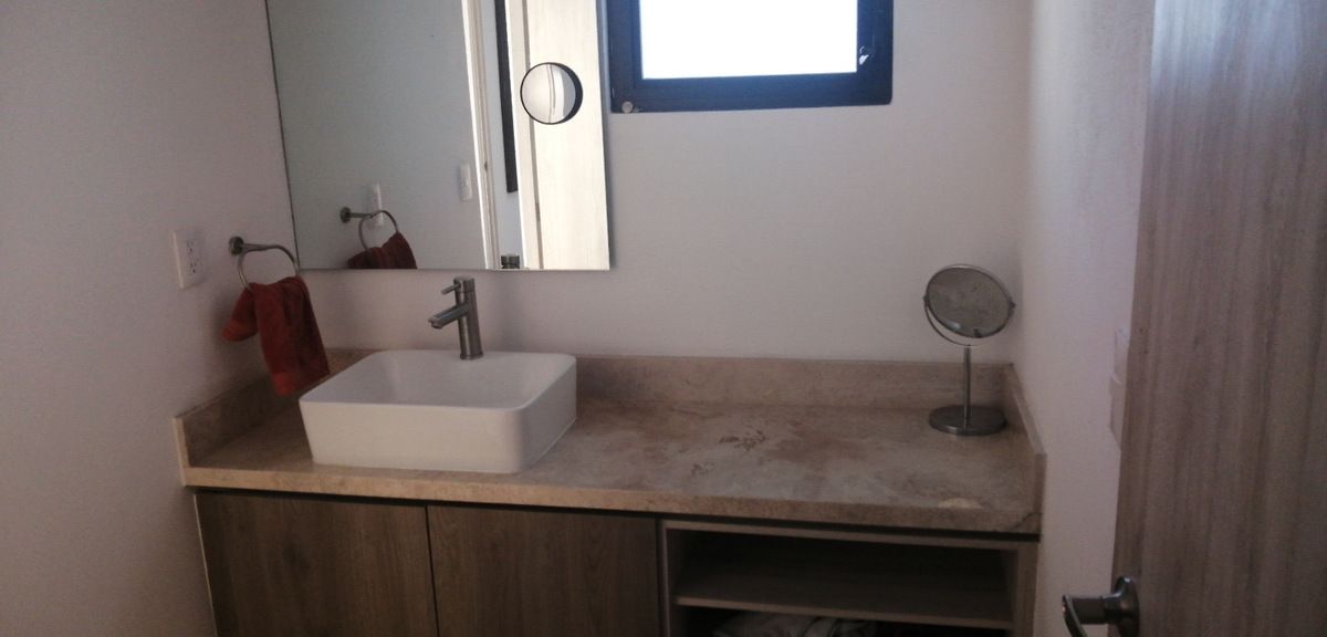 Casa en Renta o Venta en Torre de Piedra, Salitre