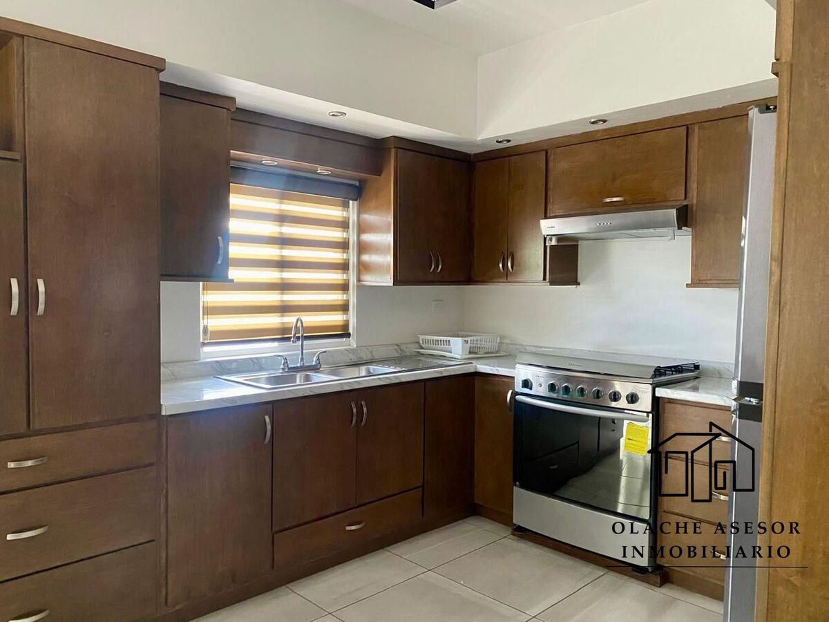 5 of 17: COCINA