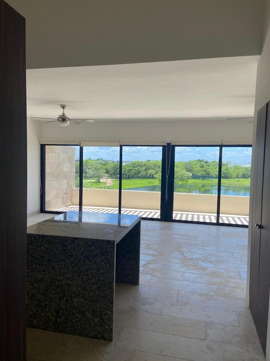 2 de 46: Penthouse en venta merida