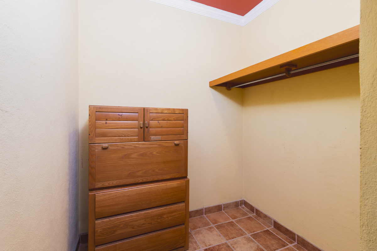 20 de 35: Cuarto de blancos l Linen room