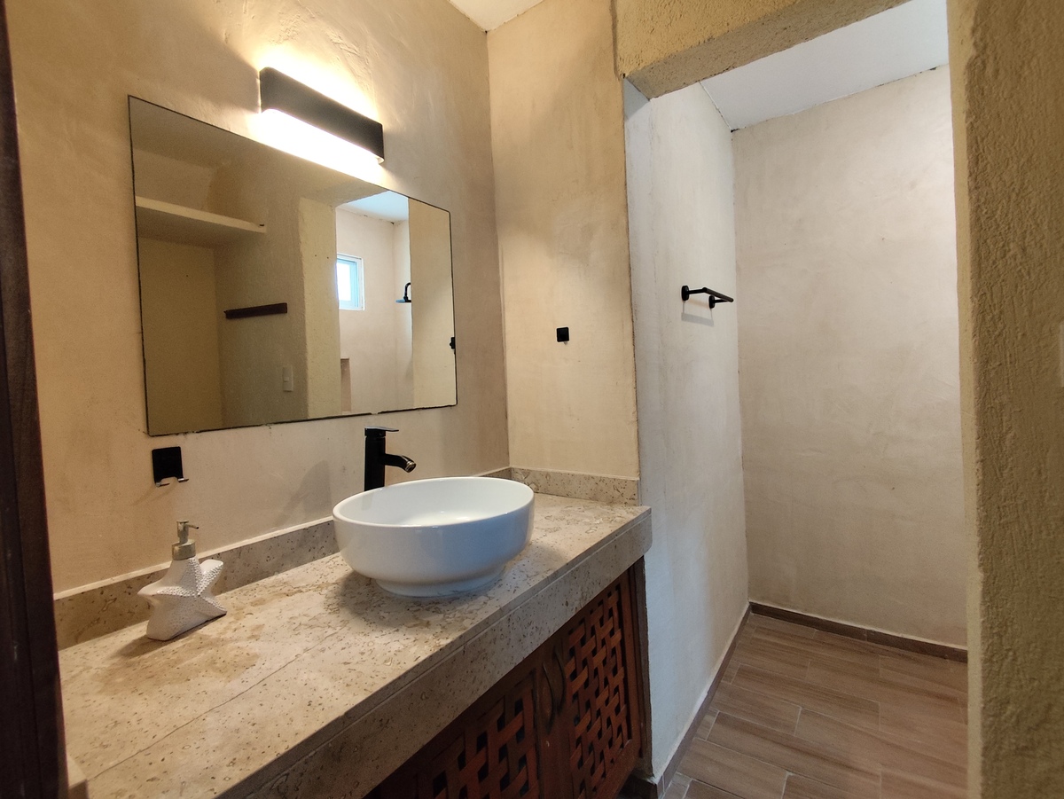 9 de 49: Recámara 1 con Baño